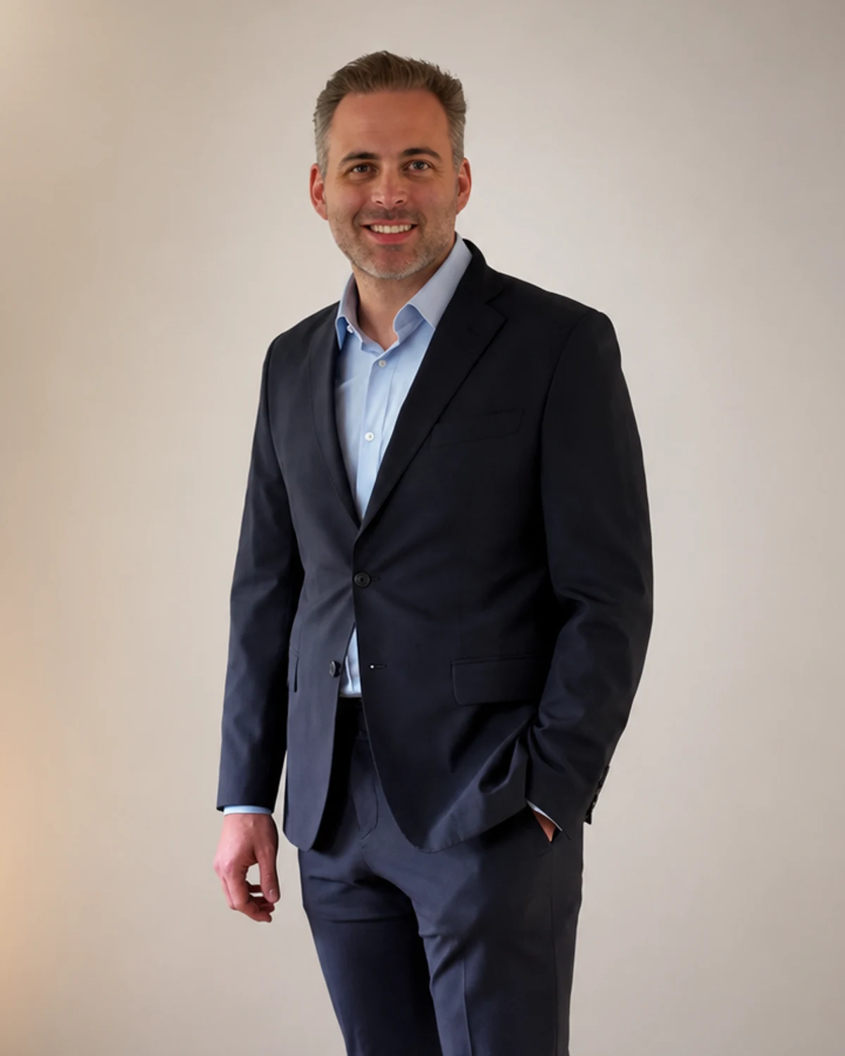 Ronald, helpt founders dure fouten voorkomen en sneller vooruitkomen, 22 jaar producten, fintech, SaaS, apps en hosting bouwen